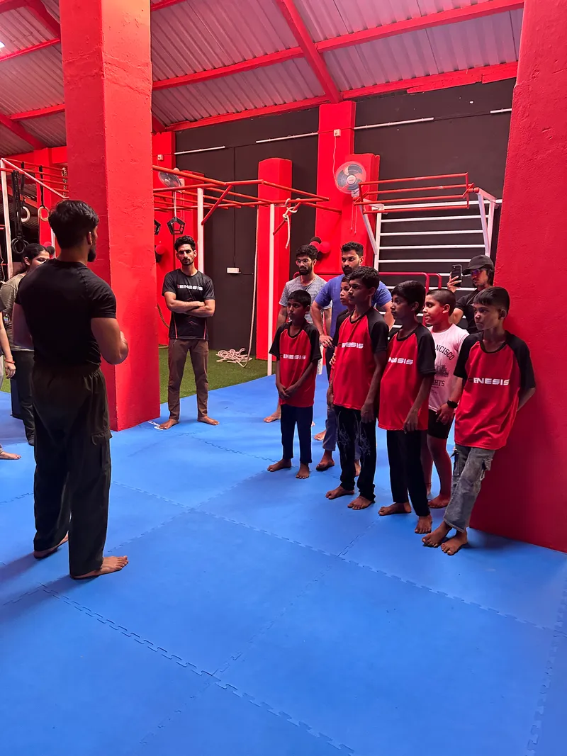 1st Day at Genesis Calisthenics Ponda briefing about bodyweight training 1