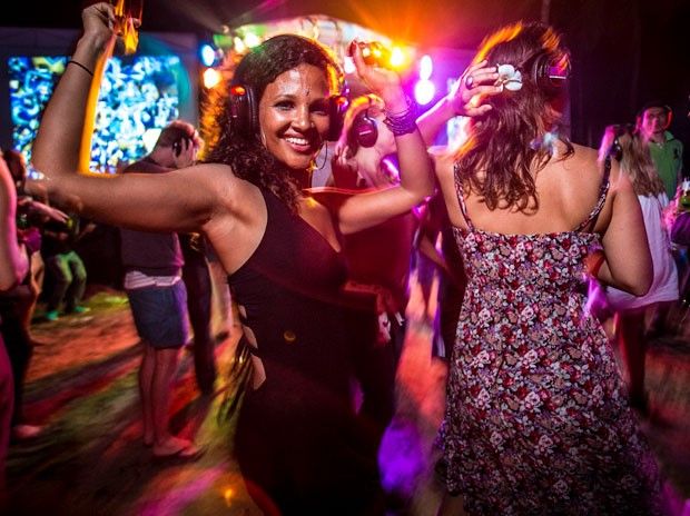 leopard-valley-headphone-party