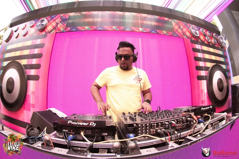 @Charibaab_Holi Vibe 23 (173)