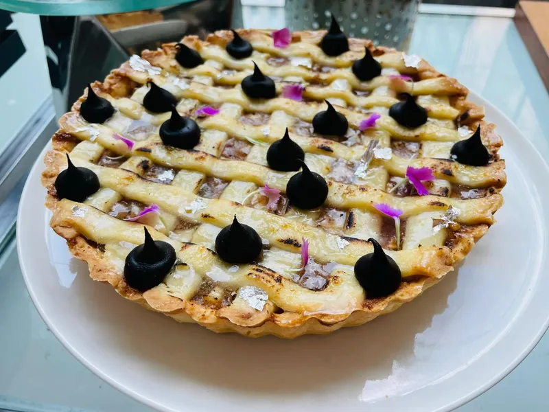 Apple crumble pie, specially made for family gatherings (1)