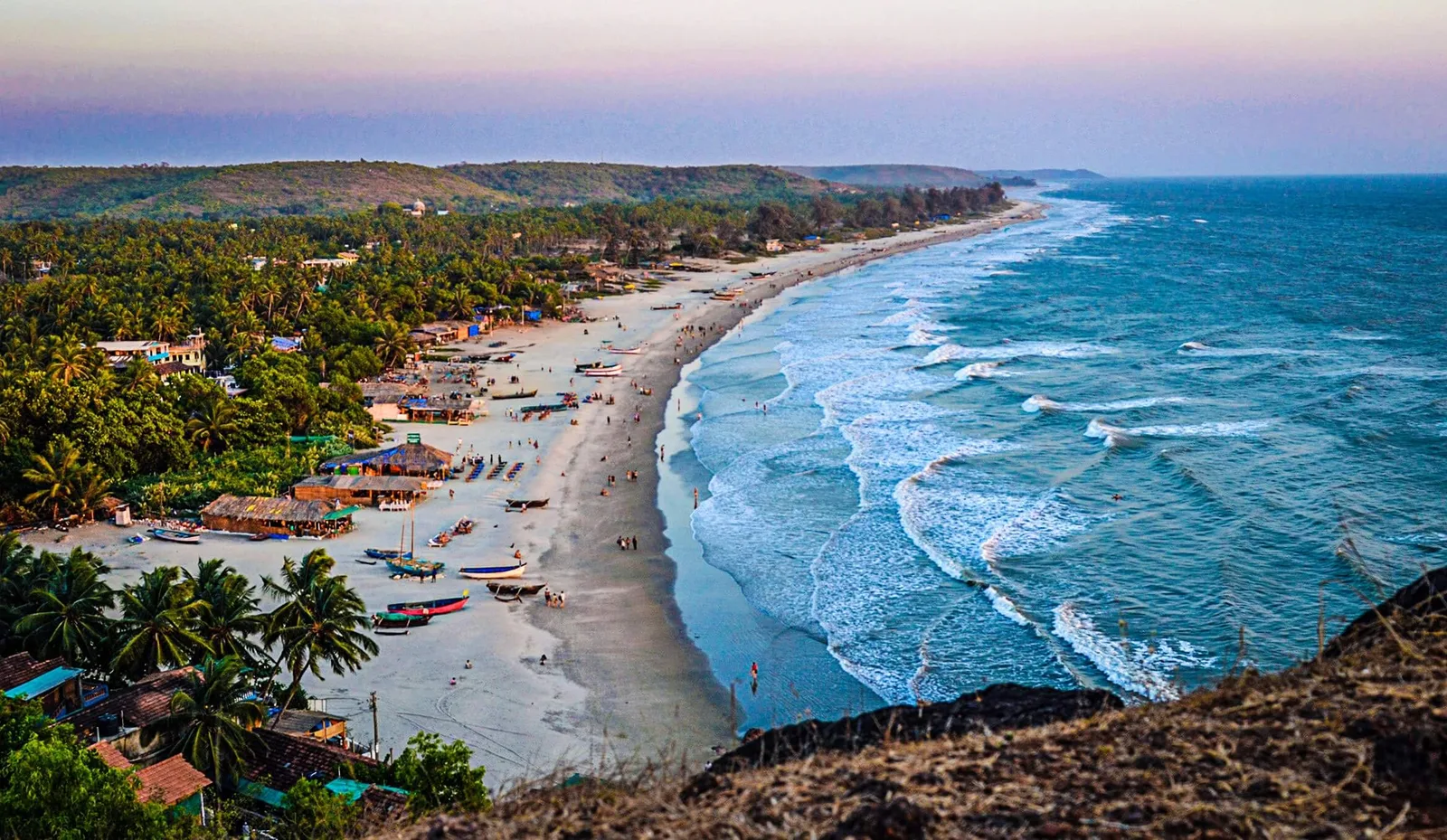 Arambol_Beach-min