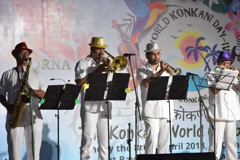 Brass band min
