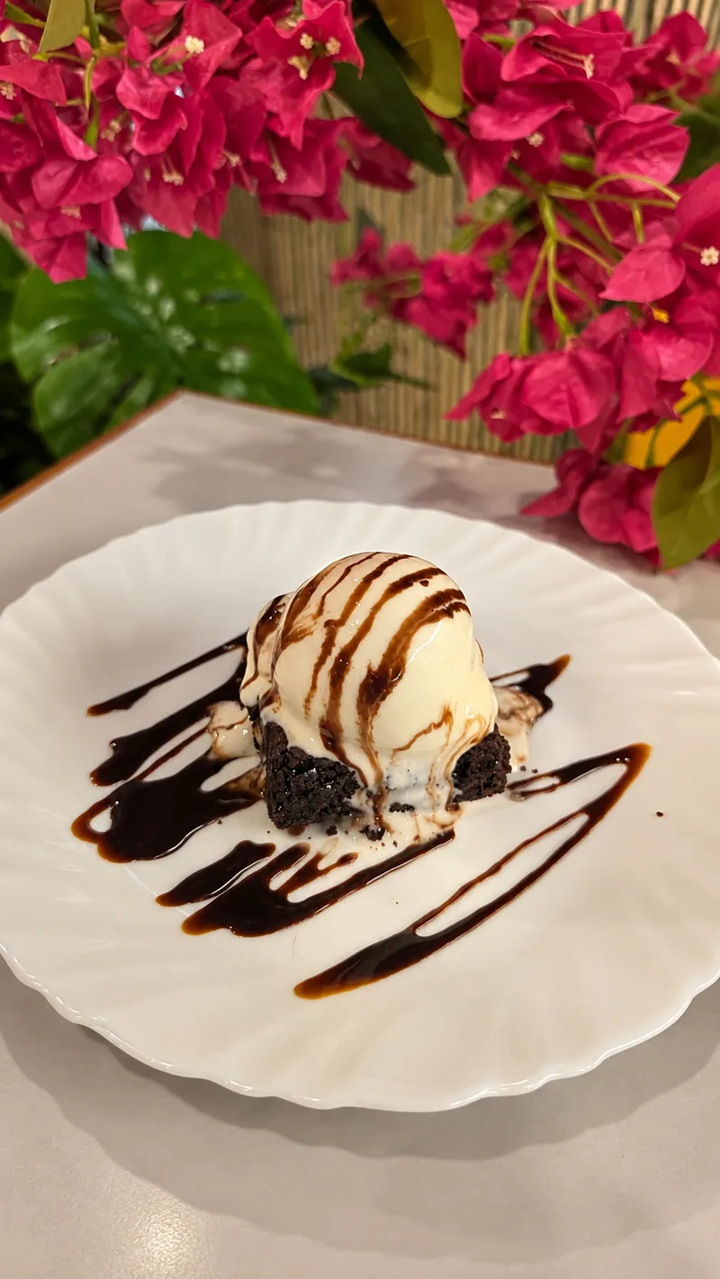 Brownie with Ice-Cream (1)