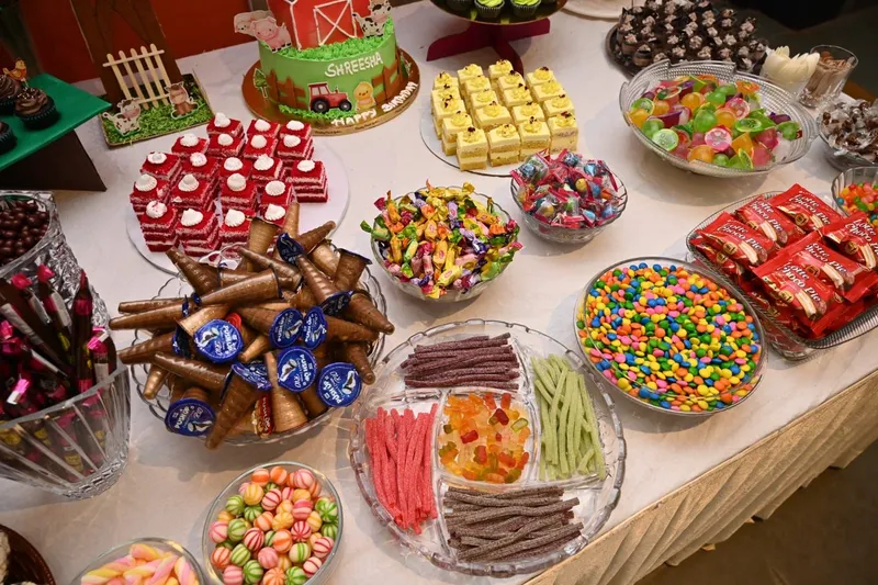 Cake-Table-Setup-For-A-1st-Birthday-Party