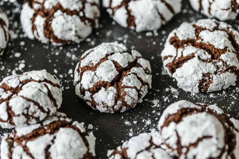 Chocolate-Crinkle-Cookies-6