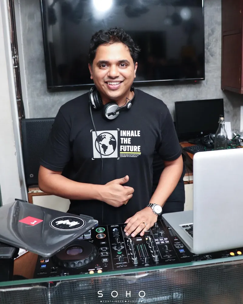 DJ KETAN PERFORMING AT SOHO