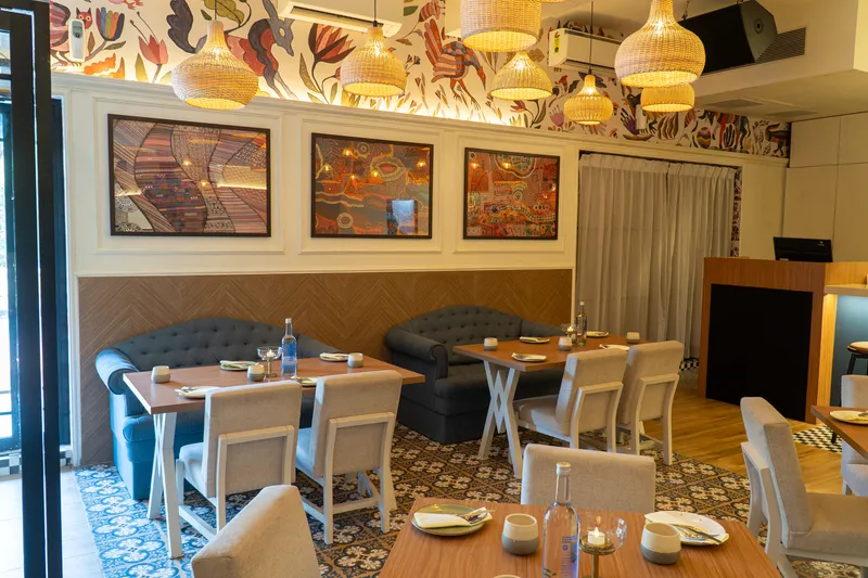 Dining area 11