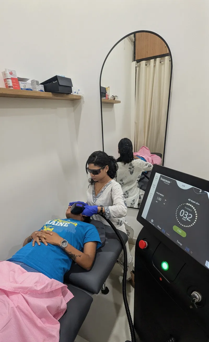 Dr shriya performing Laser hair reduction 1