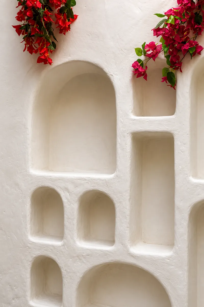 Greek-inspired textured finish with lime