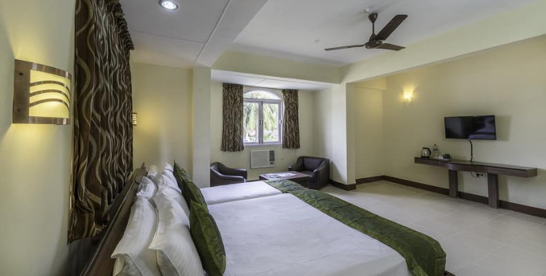Green Park Hotel Main Room