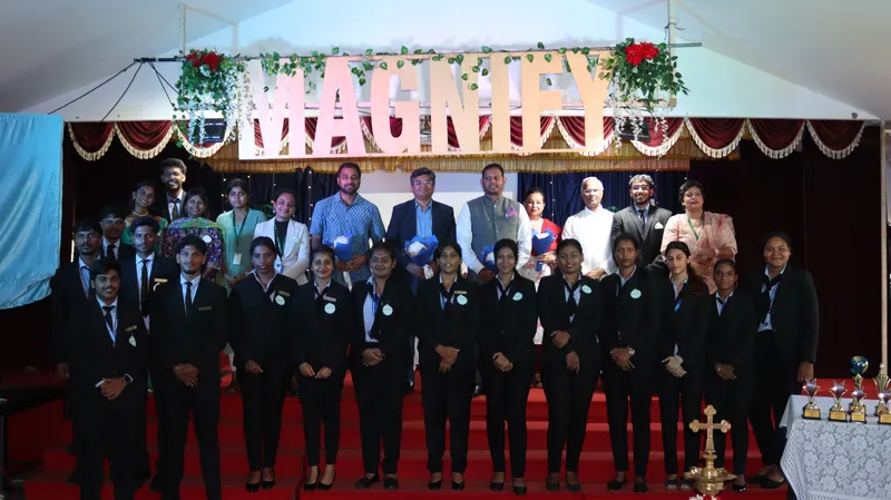 Group photo of the dignitaries and organisers