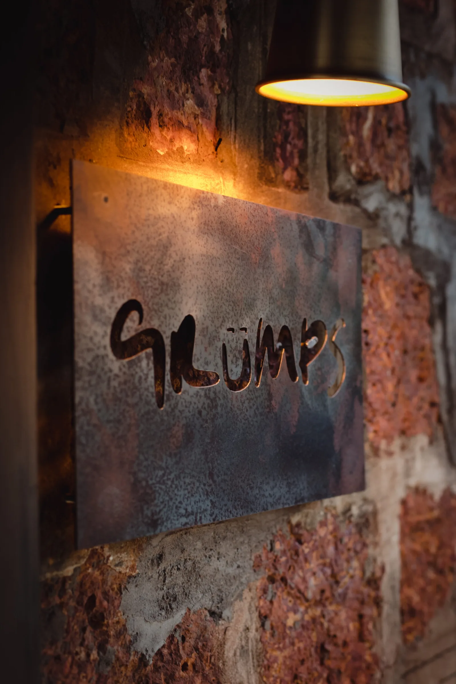 Grumps-Signage-1