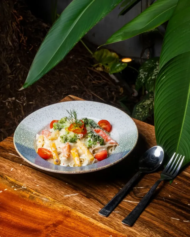 It’s the kind of dish that quiets the table for a moment — that first bite when everyone just m (1) (1)