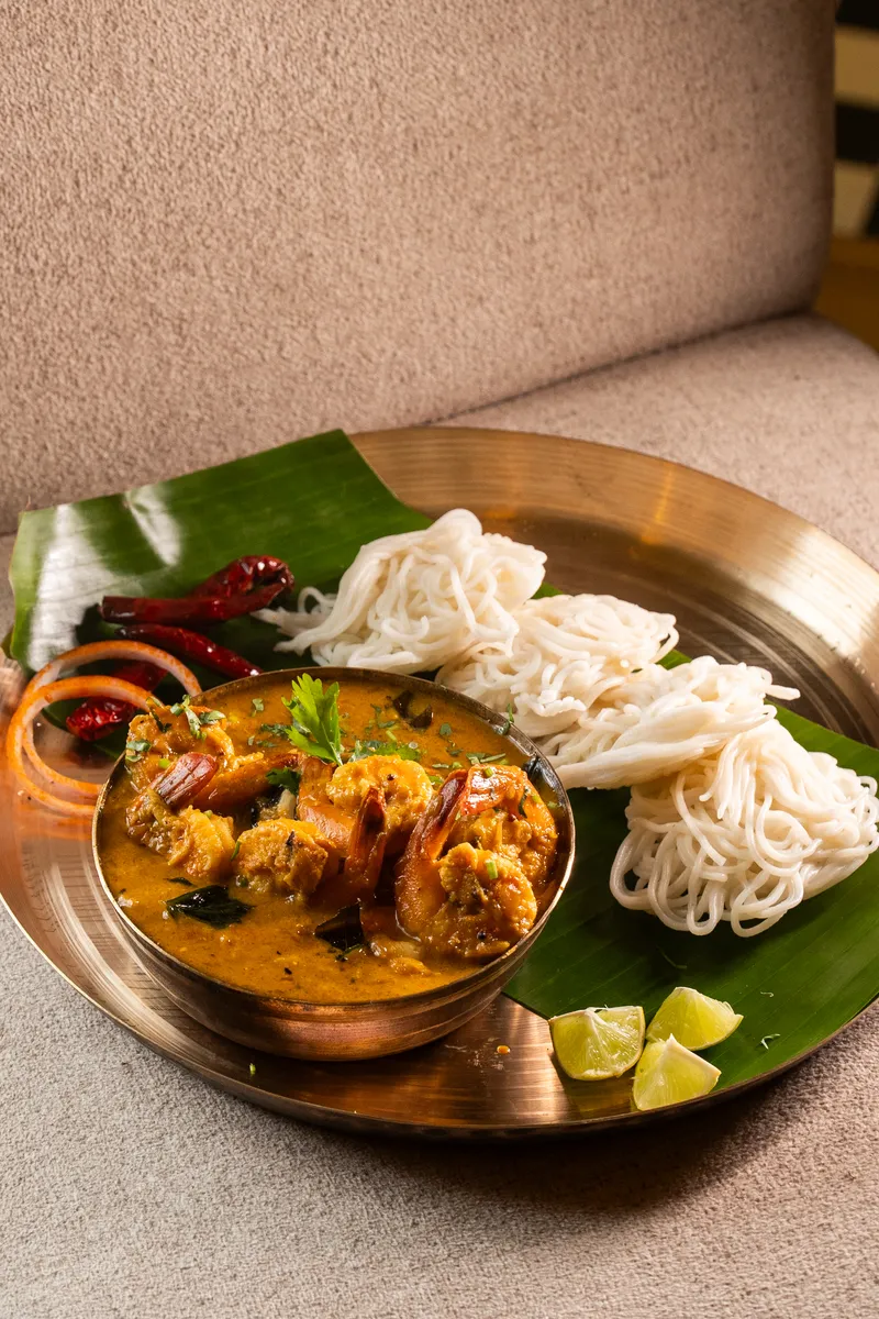 Kuttanadan prawn curry with string hoppers 2
