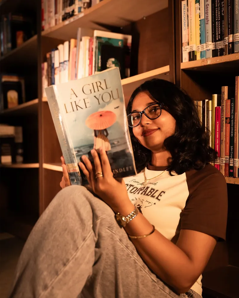 Lost Between Book Pages - Shoot at Library (1)