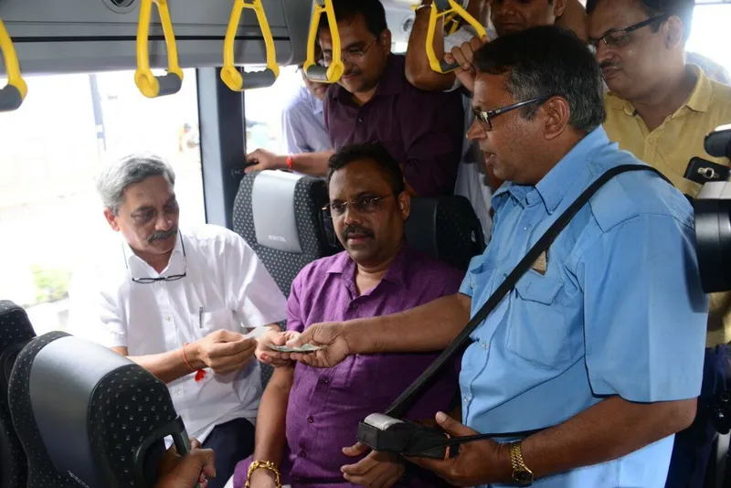Manohar bio busDHlsIkOVwAA1LGk