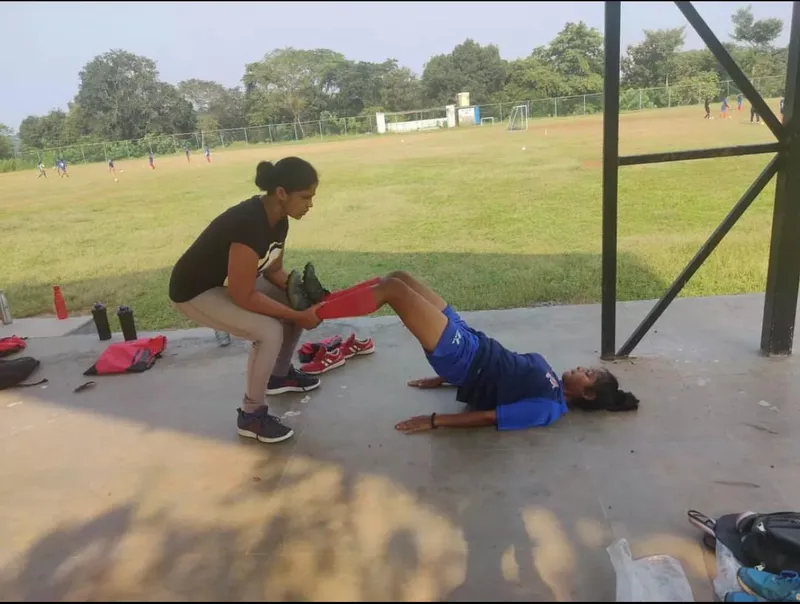 On field Sports Physiotherapy treatment for women’s Football team in Raia