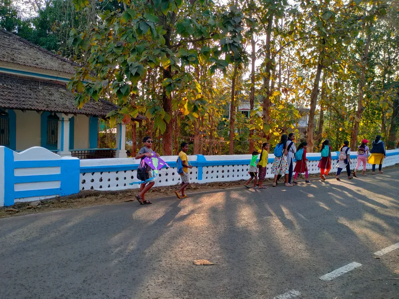 On the go in Divar