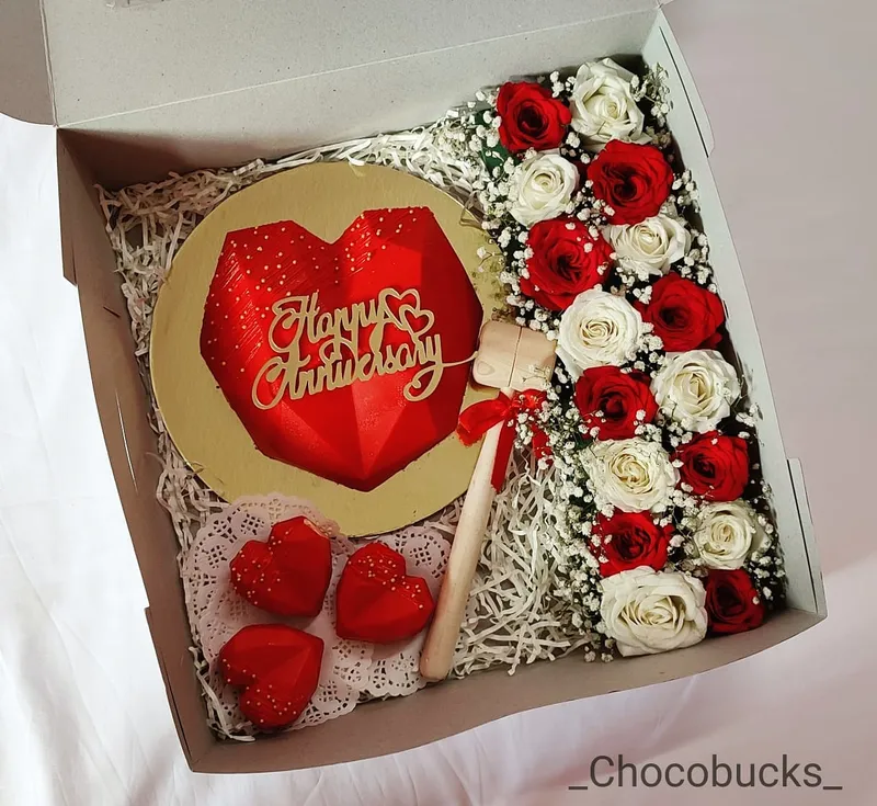 Piñata Chocolate Box For An Anniversary