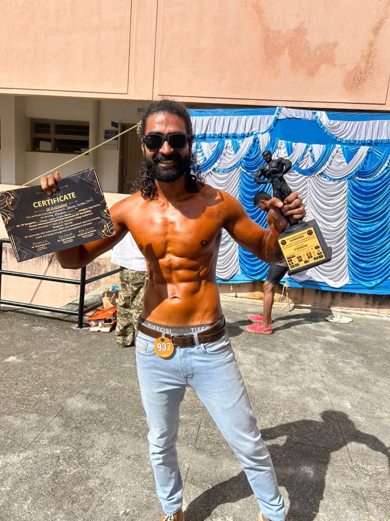 Placed 4th among 17 athletes at an enhanced show, competing as a natural athlete