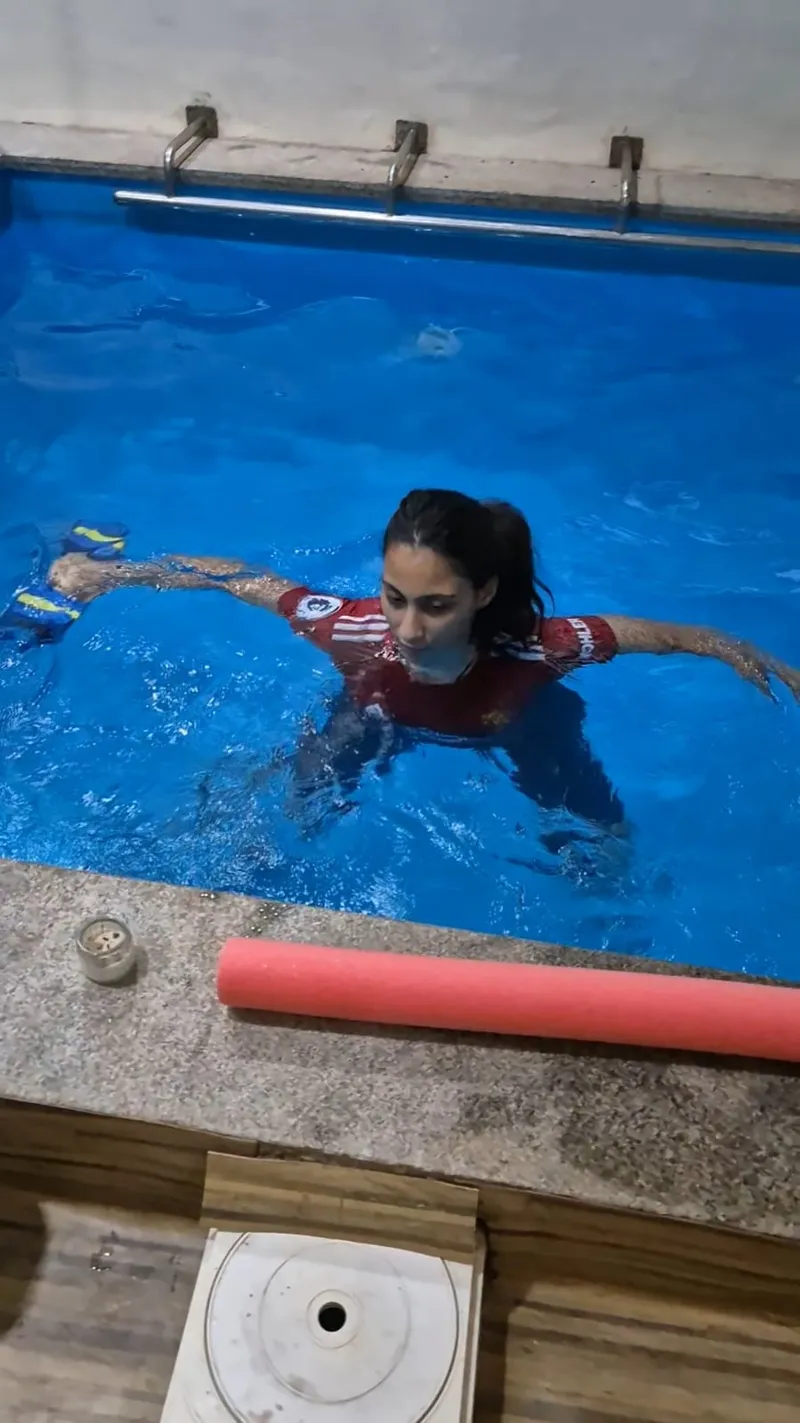 Shoulder rehabilitation through Aquatherapy