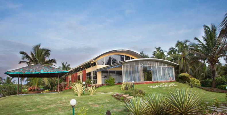 The Beach House Outside