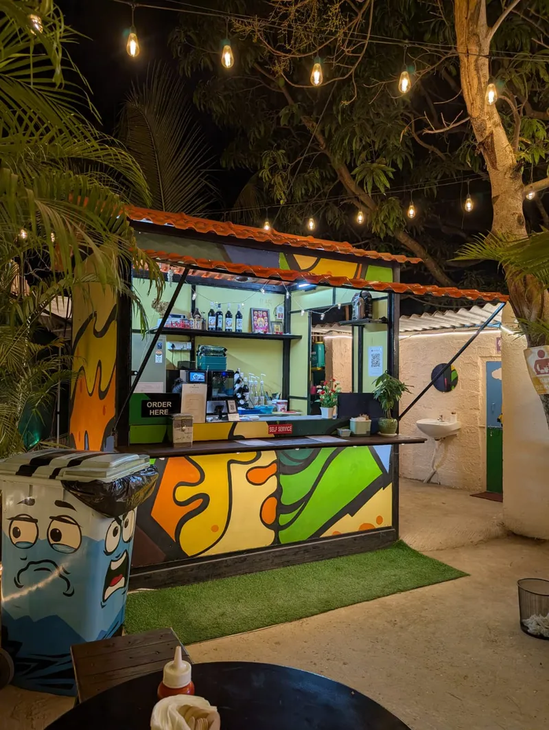 The beverage Hut and the bill counter
