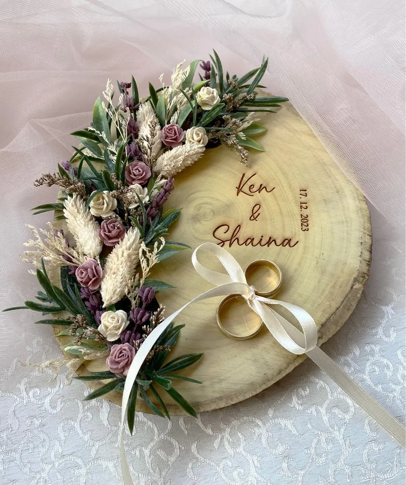 Wedding ring holder
