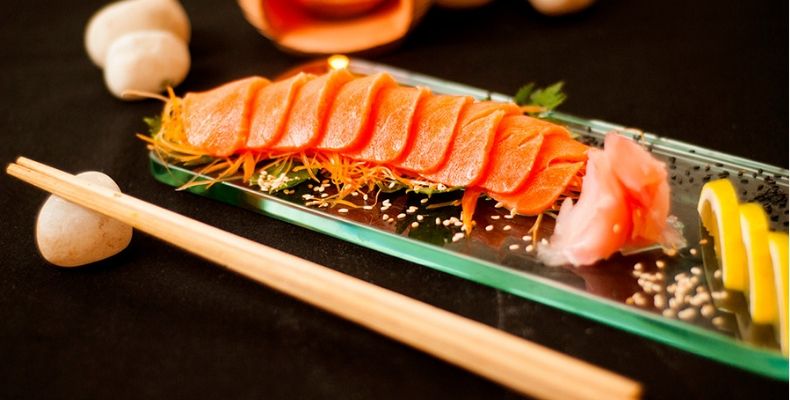 Yak Zushi Salmon Sashmi