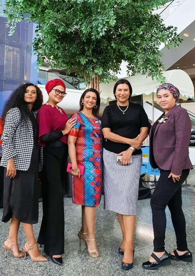 Ethel Da Costa With Malaysia women