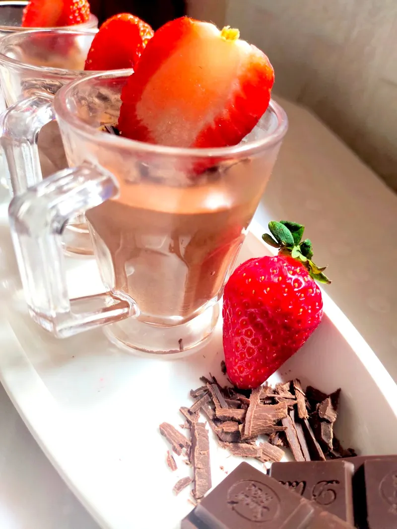 chocolate-mousse-strawberry-1