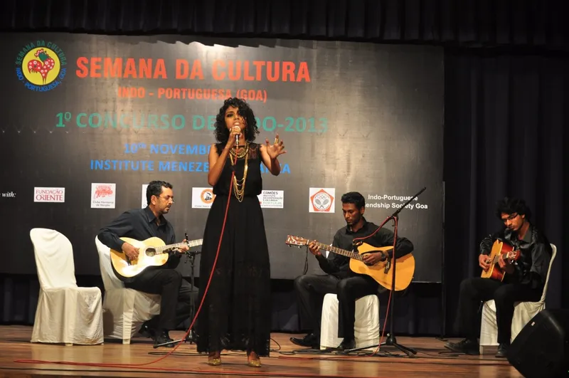 danika-da-silva-pereira-at-a-fado-contest1