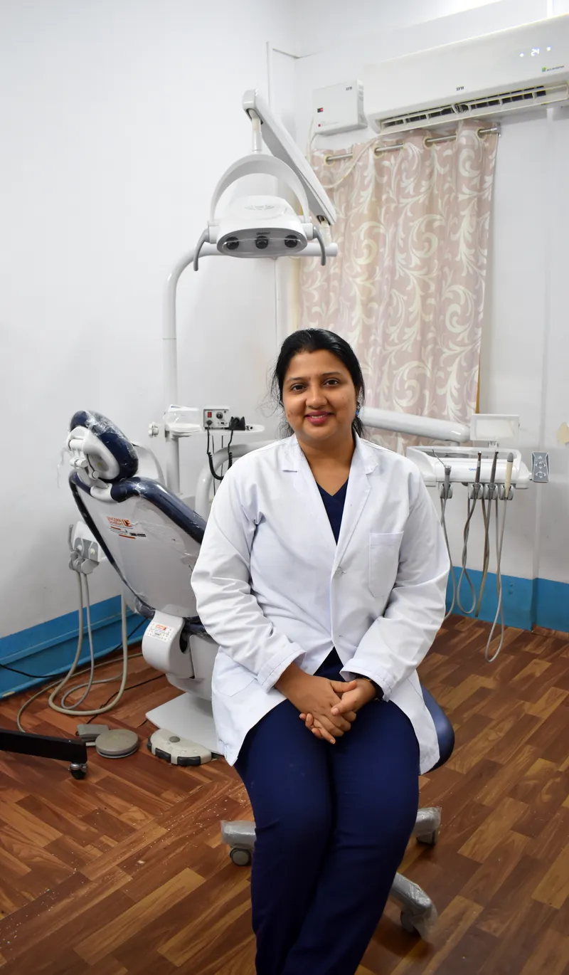 dr kimi picture taken at smile dental clinic and implant centre 1