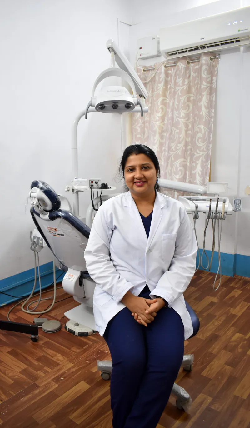 dr-kimi-picture-taken-at-smile-dental-clinic-and-implant-centre-1