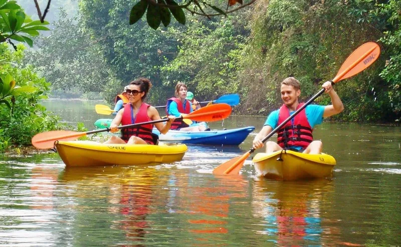 which-beach-has-kayaking-in-goa