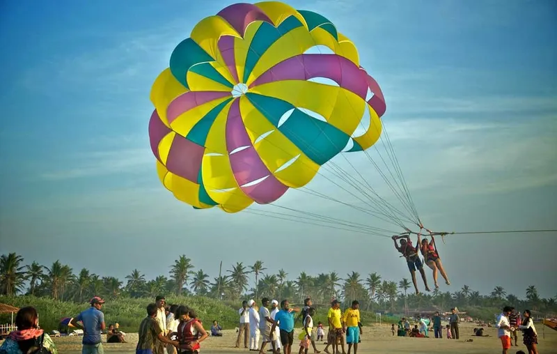 best-places-for-parasailing-in-goa