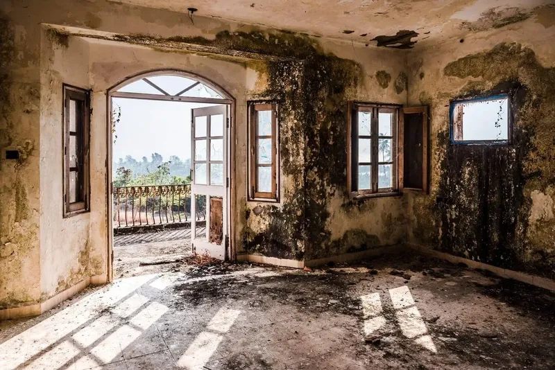 sina-hotel-horror-story-1