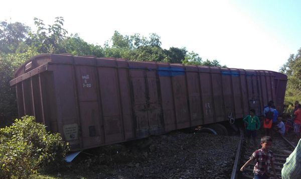 train, derailment, goa